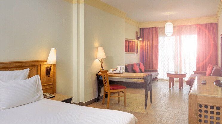 Superior Room with 1 Double Bed, Pool Side (Beach Wing) 